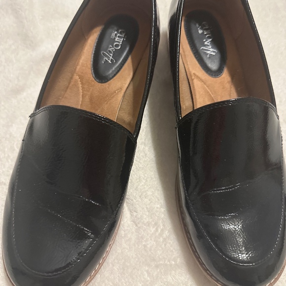 Euro Soft black patent flats - Picture 3 of 4